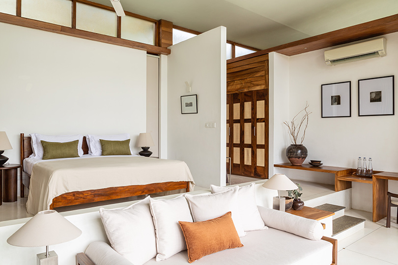 Tri Lanka Lake Villa