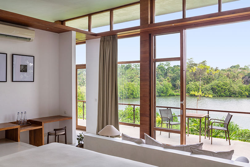 Lake Villa with pool